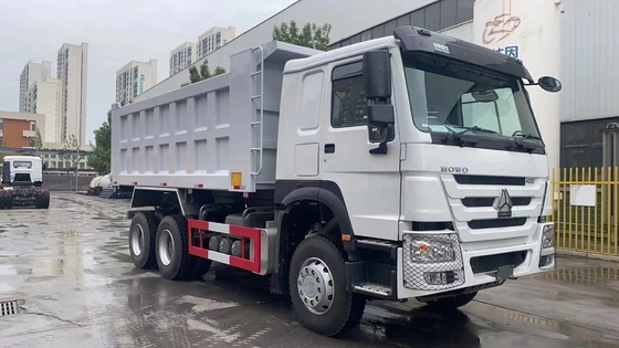 사용 된 370-440HP 10 바퀴 6X4 티퍼 트럭 Hw19710 변속기와 2 세트의 뒷축