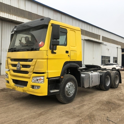 Zz4257s3241W 371HP 375HP 시노트럭 사용 된 HOWO 헤드 트럭 400L 알루미늄 오일 탱커