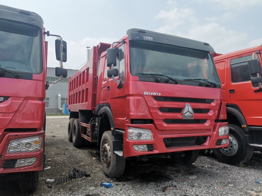 중고 Sinotruk HOWO 샤크만 덤프 티퍼 아프리카 6×4 드라이브 휠 300L 연료 탱커