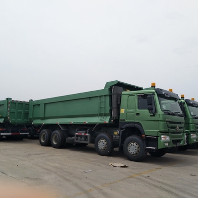 30cbm Sinotruk HOWO 상태 8X4 큰 돌과 모래를 운송하는 팅퍼 트럭