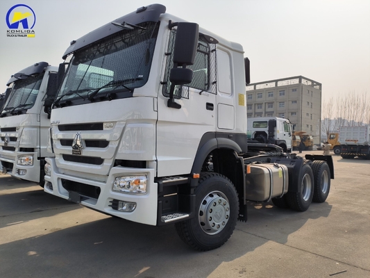 반사 타이어 디자인 Sinotruk HOWO 6X4 420HP 트랙터 트럭 헤드 50 / 90 견인 기지