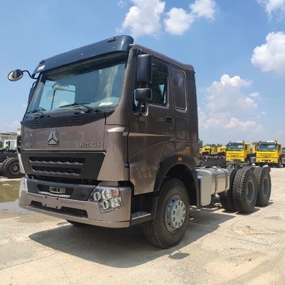 Sinotruk HOWO 3 축 트랙터 트럭 타워 트럭 21-30t 로드 용량 유로2 배출