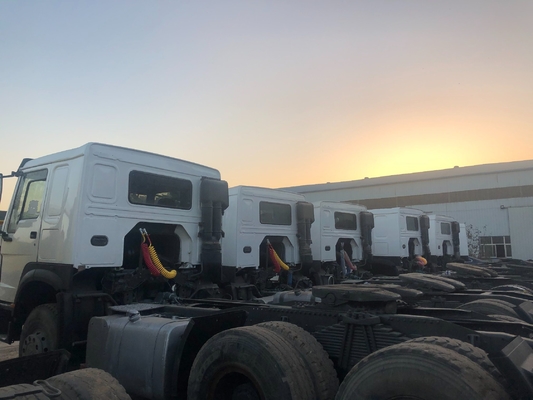 Zz4257s3241W 6X4 10 바퀴 HOWO 견고한 Hw19710 기어박스와 트랙터 트럭 헤드