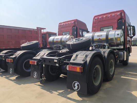 ZF 스티어링 샤크만 6X4 10바퀴 30t 트랙터 트럭 400L 알루미늄 오일 탱커 아프리카