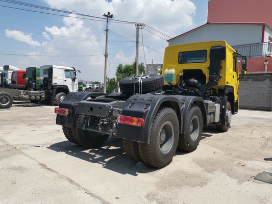 로딩 용량 40-60 톤 Sinotruk HOWO 6X4 3 축 트랙터 트럭 아프리카 수요