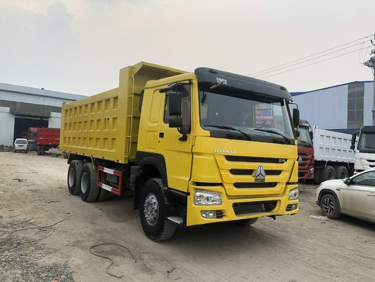 사용된 시니트룩 HOWO 6X4 10 바퀴 30t 덤퍼 트럭 Zz3257n3847A 300L 연료 탱크
