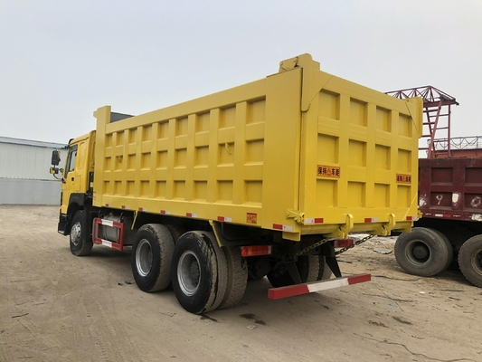 사용된 시니트룩 HOWO 6X4 10 바퀴 30t 덤퍼 트럭 Zz3257n3847A 300L 연료 탱크