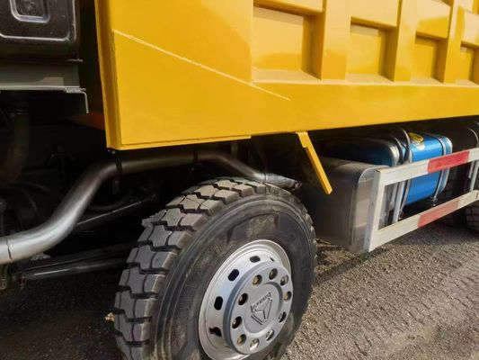 HOWO 8X4 덤프 트럭 아프리카용 틱퍼 트럭 20cbm 버킷 크기 25-30톤 용량