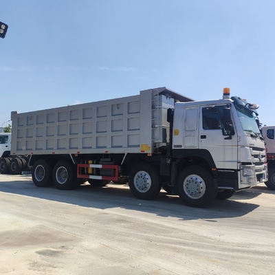 시니트룩 HOWO 중형 8X4 틱퍼 트럭 351-450hp 승력 A/C와 함께 1 개의 수면용 카비