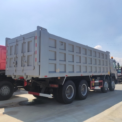 시니트룩 HOWO 중형 8X4 틱퍼 트럭 351-450hp 승력 A/C와 함께 1 개의 수면용 카비