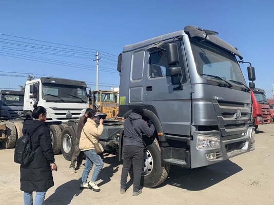 디젤 화물 10 휠 트레일러 수송기 Sinotruk HOWO 6X4 트랙터 트럭