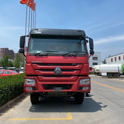 빨간 HOWO 8X4 375/400/420HP 12 바퀴 덤프 트럭 300L 연료 탱크와 함께 틱퍼 트럭