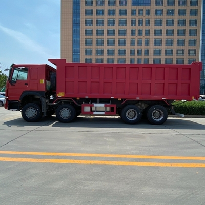 빨간 HOWO 8X4 375/400/420HP 12 바퀴 덤프 트럭 300L 연료 탱크와 함께 틱퍼 트럭