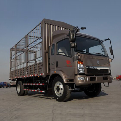 4.2톤 후축 Sinotruk HOWO Cdw 미니 밴 박스 4X2 화물 트럭 1-10t 부하 용량