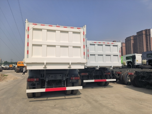 시노트룩 HOWO 6X4 10 바퀴 광산 덤퍼 틱퍼 사용 된 덤퍼 트럭 300L 연료 탱크