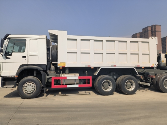 시노트룩 HOWO 6X4 10 바퀴 광산 덤퍼 틱퍼 사용 된 덤퍼 트럭 300L 연료 탱크