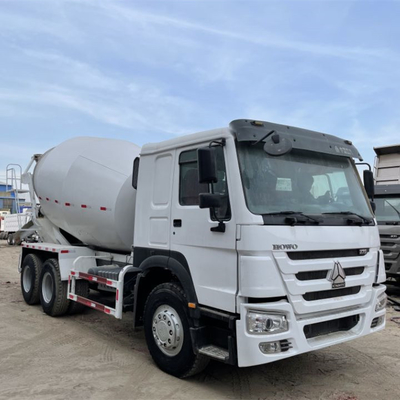8m3 10m3 6X4 HOWO 9 배 배급량과 Zf8118 스티어링으로 사용 된 대용량 시멘트 탱커 트럭
