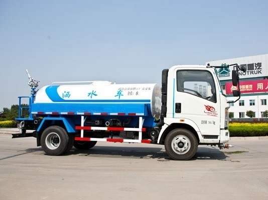 30T 유료 화물 Sinotruck HOWO 4X2 미니 2000 갤런 물 트럭 D12.42 엔진