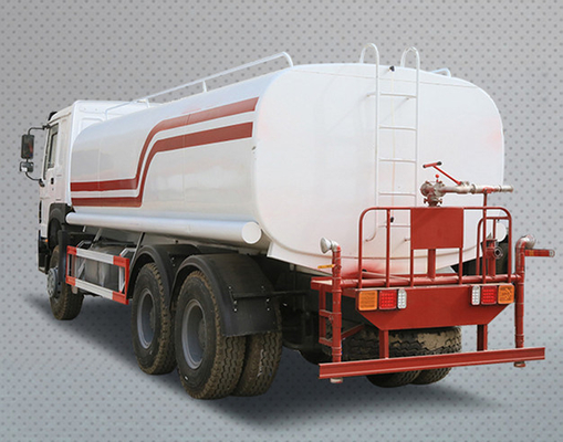 30T 유료 화물 사용 물 트럭 탱크 시노트럭 HOWO 6X4 10 바퀴 375HP 20000 리터