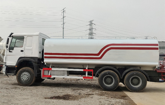 30T 유료 화물 사용 물 트럭 탱크 시노트럭 HOWO 6X4 10 바퀴 375HP 20000 리터