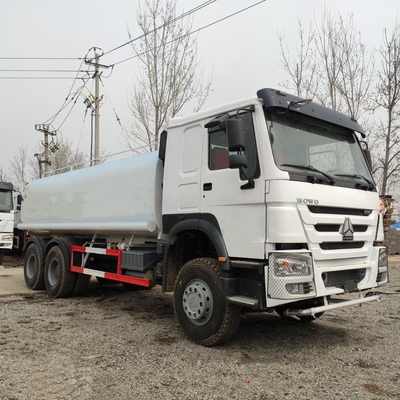 시노트럭 HOWO 371HP 6X4 물 탱크 트럭 엔진 용량&gt; 8L 및 내구성 설계