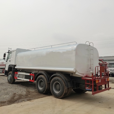 시노트럭 HOWO 371HP 6X4 물 탱크 트럭 엔진 용량&gt; 8L 및 내구성 설계