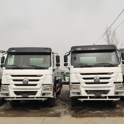 시노트럭 HOWO 371HP 6X4 물 탱크 트럭 엔진 용량&gt; 8L 및 내구성 설계