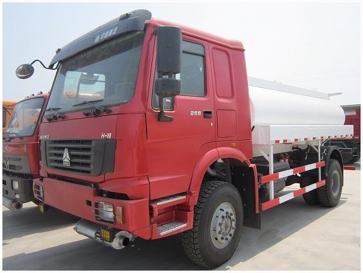 스티어링 Zf8118 Sinotruk 20000 리터 디젤 탱커 오일 15000 리터 연료 탱크 트럭