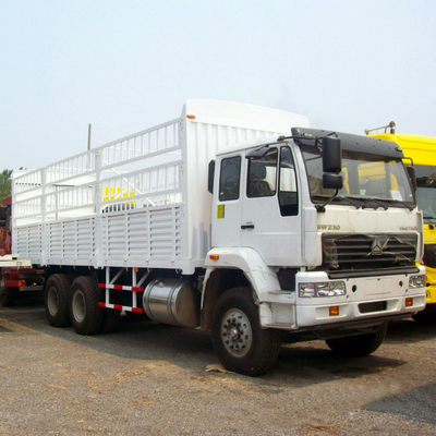 시노트럭 6X4 엔진 용량&gt; 8L 371HP 30 톤 HOWO 10 휠 화물 트럭 사용자 정의