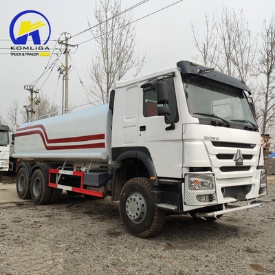 20m3 Sinotruck HOWO 6X4 스프링 워터 탱크 트럭 Wd615.47 엔진