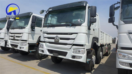 반사 타이어 Sinotruk HOWO 트럭 8X4 12 바퀴 20t 30t 화물 트럭 배달