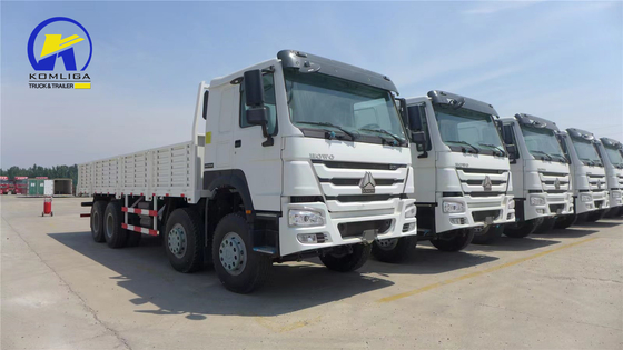 반사 타이어 Sinotruk HOWO 트럭 8X4 12 바퀴 20t 30t 화물 트럭 배달