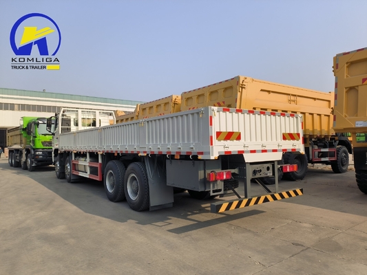 반사 타이어 Sinotruk HOWO 트럭 8X4 12 바퀴 20t 30t 화물 트럭 배달