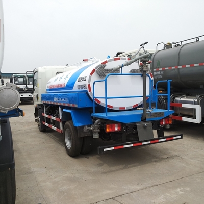 시노트루크 HOWO 물 탱크 트럭 4X2/6X4/8X4 400L 연료 탱크와 LHD/Rhd 운전 유형