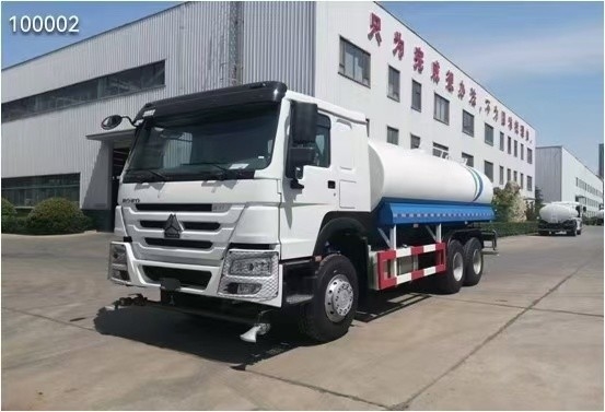 시노트룩 HOWO 4X2/6X4/8X4 물 보저 탱크 판매 후 서비스와 함께 물 트럭 사용