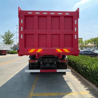 351-450hp HOWO 8X4 12 바퀴와 300L 연료 탱크와 함께 무거운 직무 덤퍼