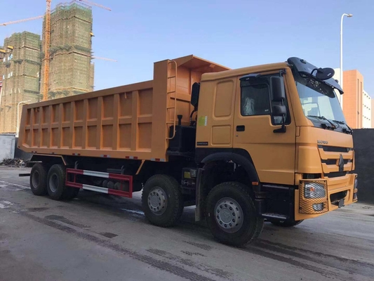 351-450hp HOWO 8X4 12 바퀴와 300L 연료 탱크와 함께 무거운 직무 덤퍼
