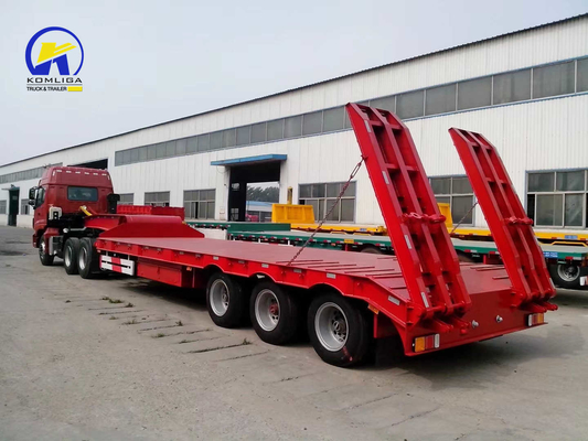 시노트룩 HOWO 3축 60t 반저장 트레일러 램프 7000-8000mm 휠 베이스 평면